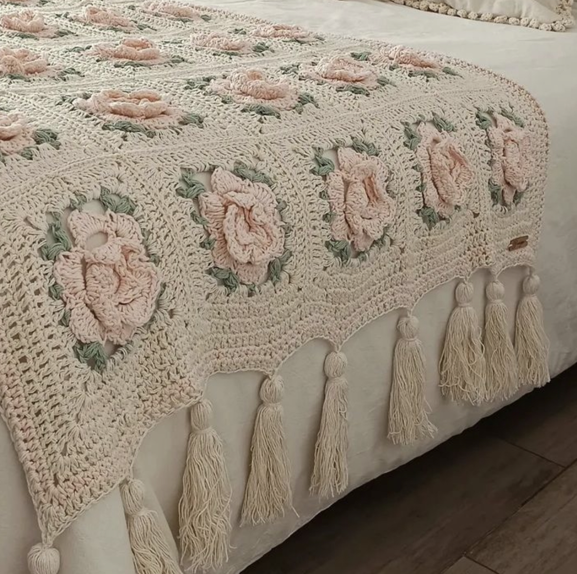 Bed Throw Hand Crocheted - Image 2