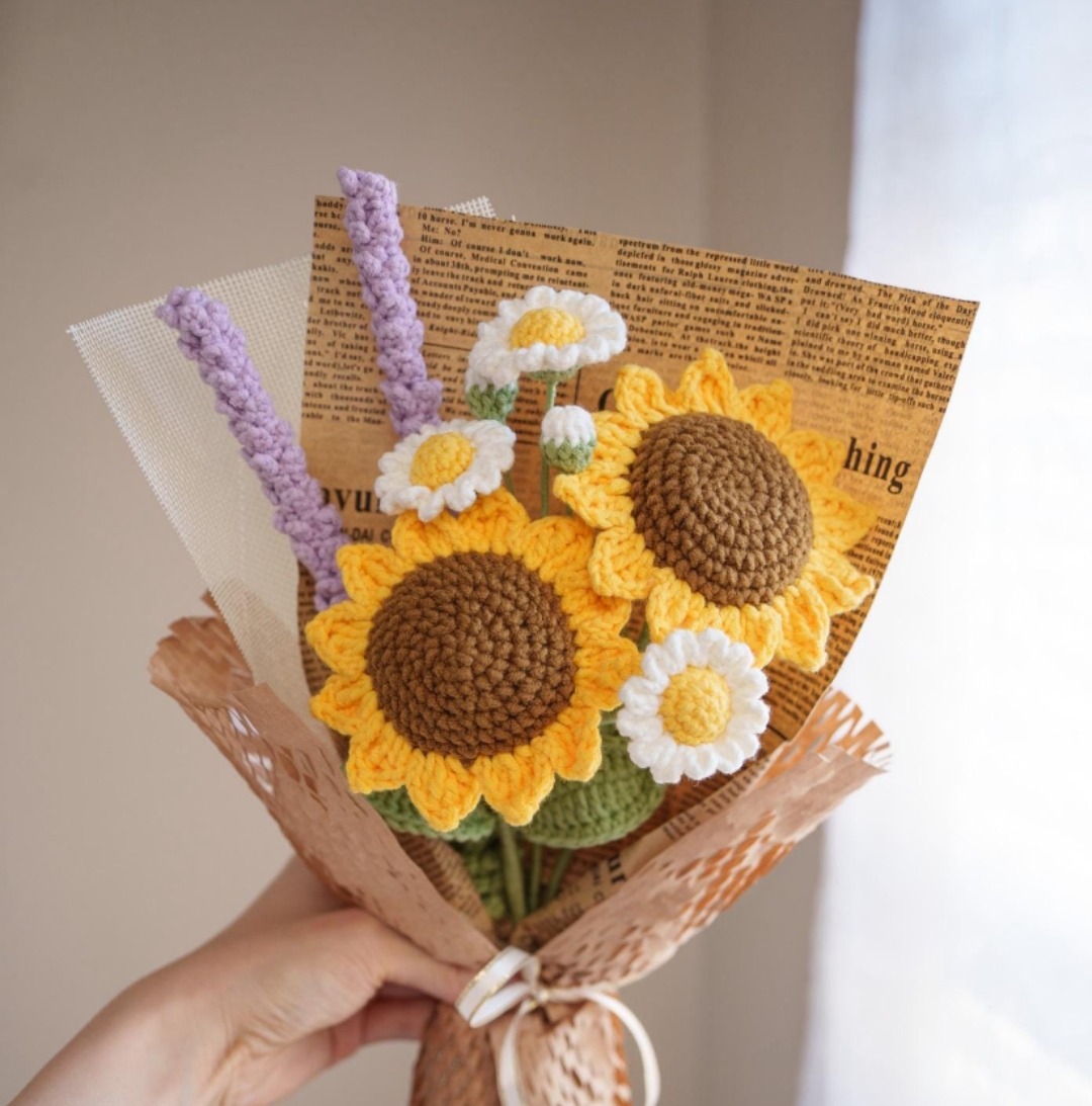 Elegant Crochet Flower Bouquet