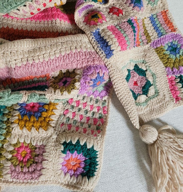 Hand-Crocheted Scarf for Ladies | Elegant Design in Beautiful Colors - Image 4